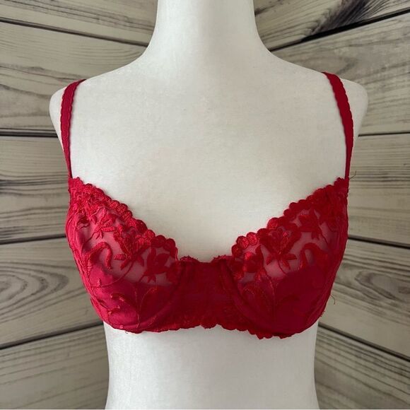Victorias Secret Vintage Y2K Red Lace Bra 38B - Picture 1 of 12